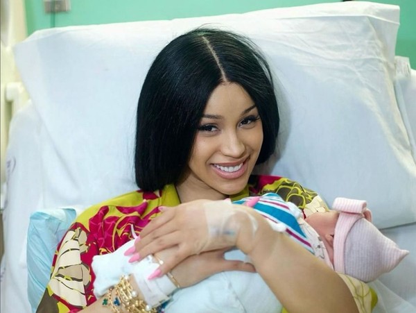 Cardi B Melahirkan Anak Ketiga di Tengah Proses Perceraian dengan Offset