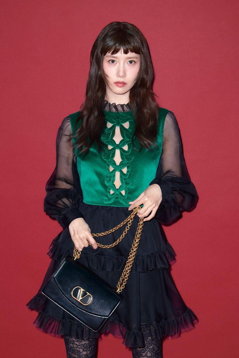 Yoona SNSD Jadi Brand Ambassador Valentino, Manglingi dengan Rambut Berponi